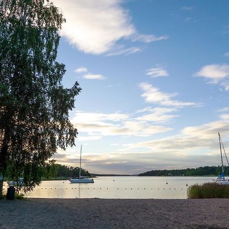 Vita Grindarna / Djuroe Havsbad Vila Djurhamn Exterior foto